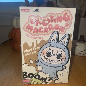 “Sea Salt Coconut” 100% AUTHENTIC Exciting Macaron Vinyl Face by Pop Mart